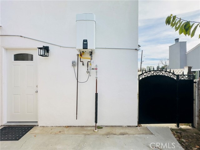 Foto del edificio - 8237 Jellico Ave