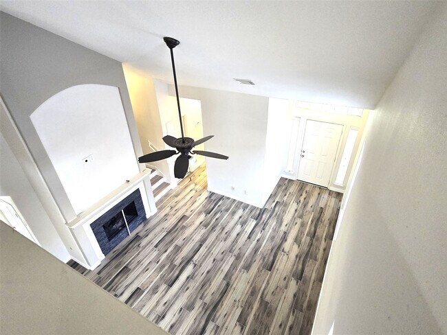 Foto del edificio - 6435 Richland Hills Dr