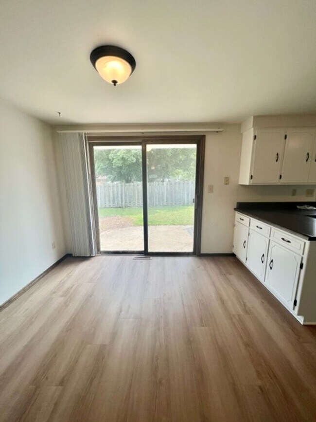 Foto del edificio - 2489 Trojan Dr