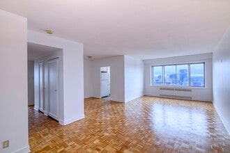 Building Photo - 3555 Chem. de la Côte-des-Neiges