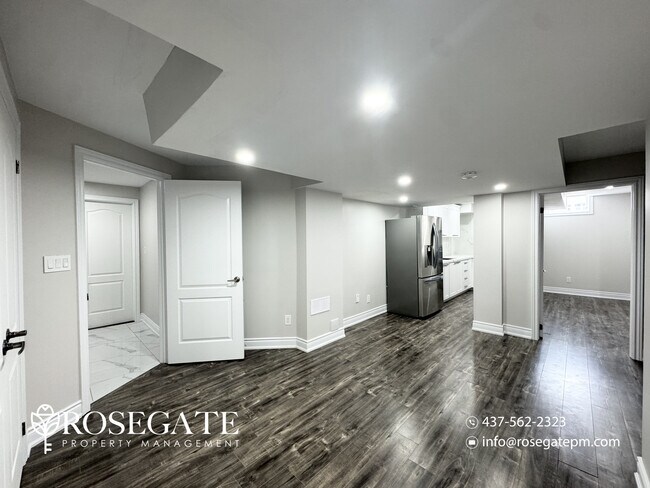 Photo du bâtiment - Modern 2-Bedroom Basement Apartment with Private Outdoor Space – Brampton