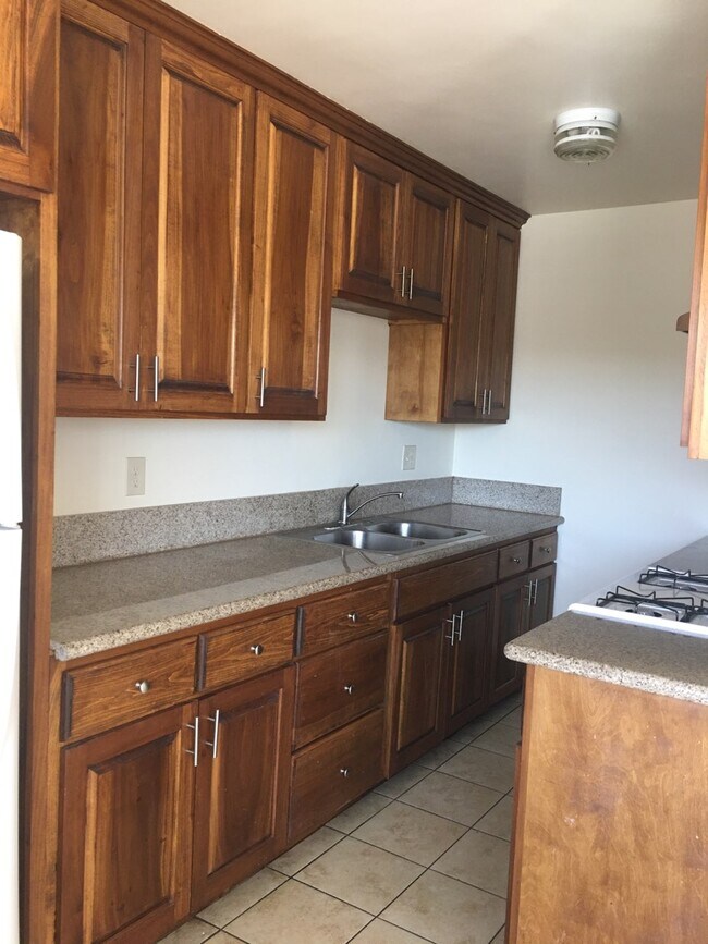 Foto del edificio - 3291 E Artesia Blvd