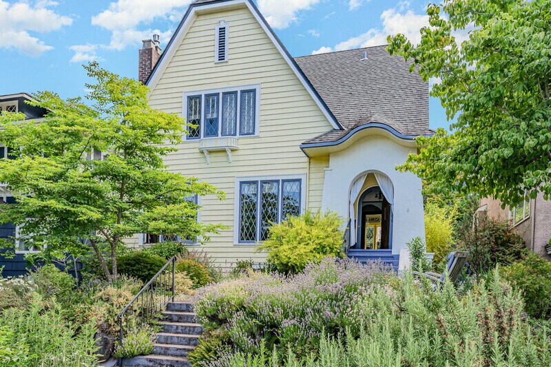 Foto principal - 1106 20th Ave E