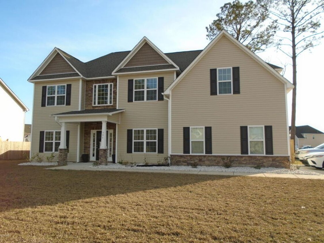 Foto principal - 4 BR 3.5 BA in Swansboro!