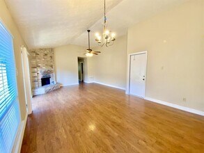Building Photo - 11011 Crenchrus Ct