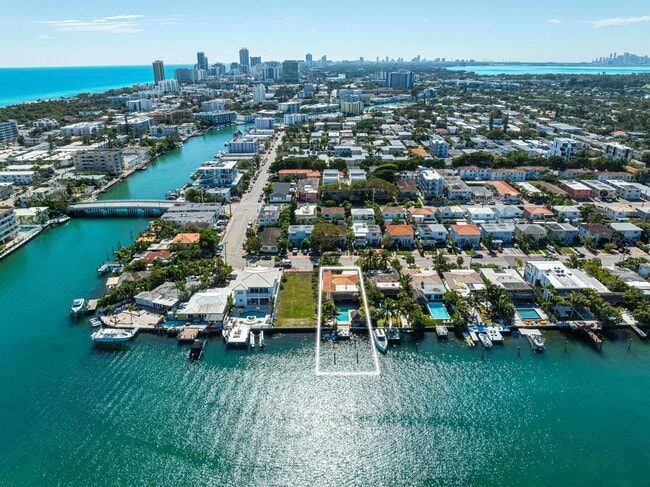 Photo - 621 86th St House