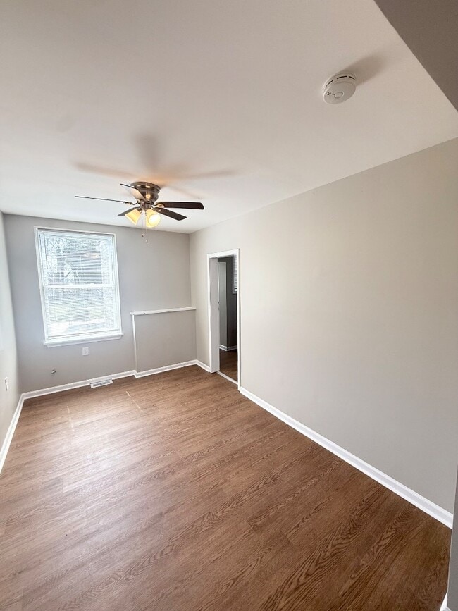 Building Photo - 3427 Ravenwood Ave
