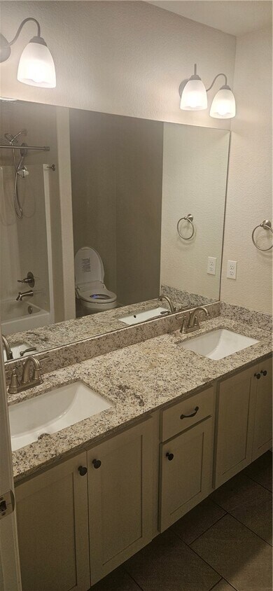 Foto del edificio - 302 Emerald Woods