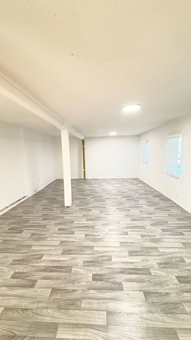 Building Photo - 705 Fidelity St