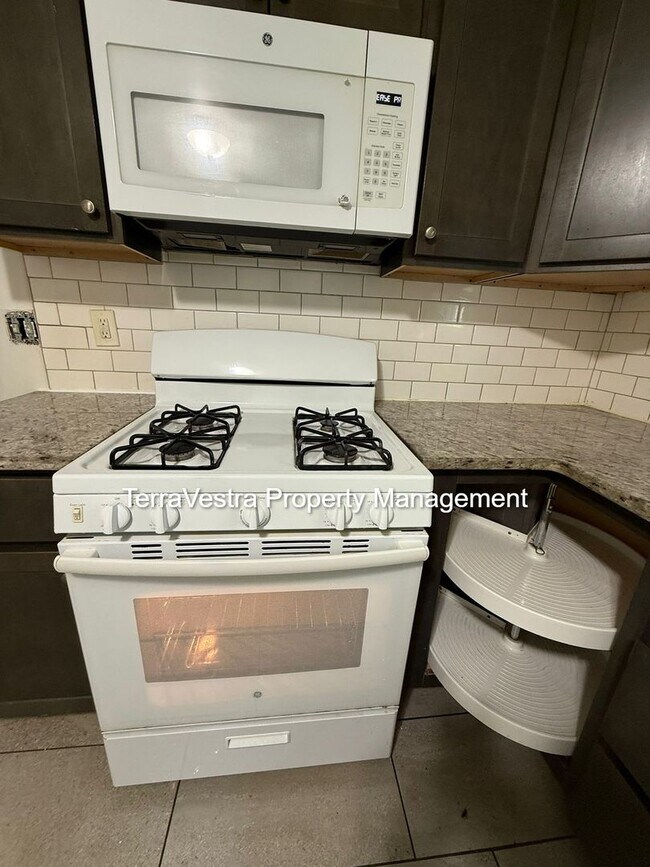 Building Photo - 912-914 North St, Millville, NJ 08332