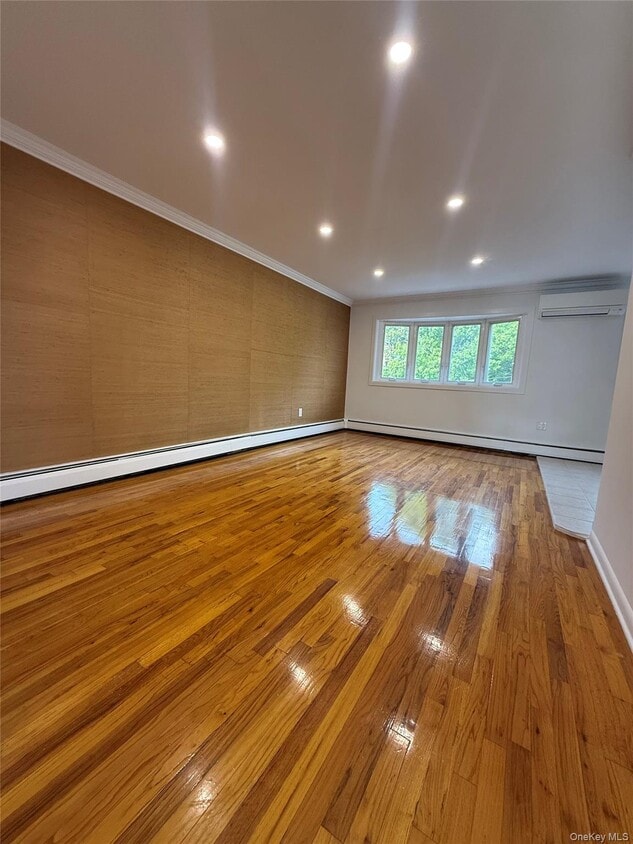 Foto principal - 62-60 71st St