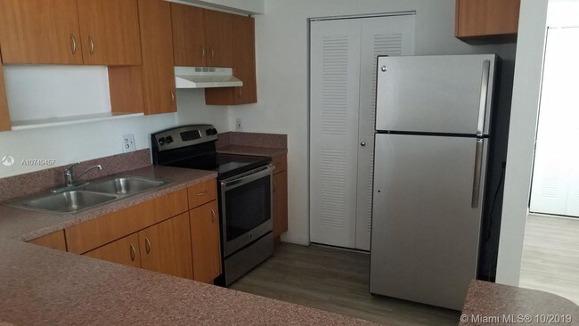 Foto del edificio - 1475 SW 8th St