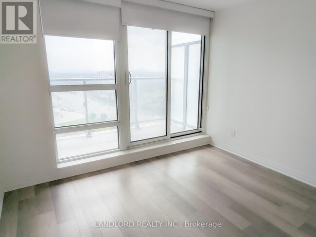 Building Photo - 2015 Sheppard Ave E