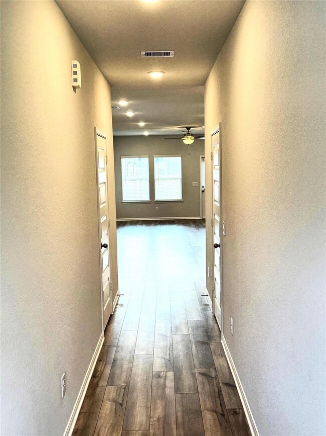 Foto del edificio - 8461 Sweet Cherry Ln