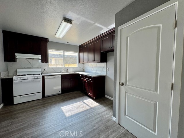 Building Photo - 1131 N Ave 56