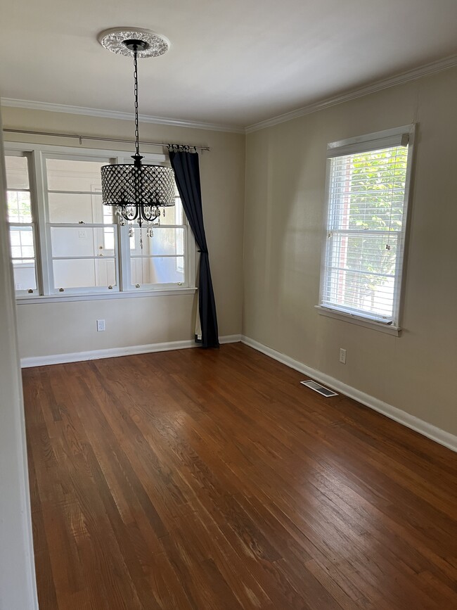 Sala de estar - 203 Woodland Dr
