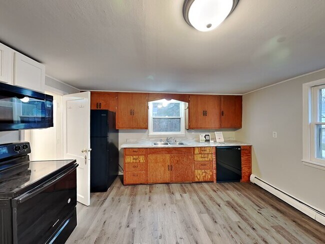 Building Photo - COMING SOON!! 2 Bedroom, 1 Bathroom house ...