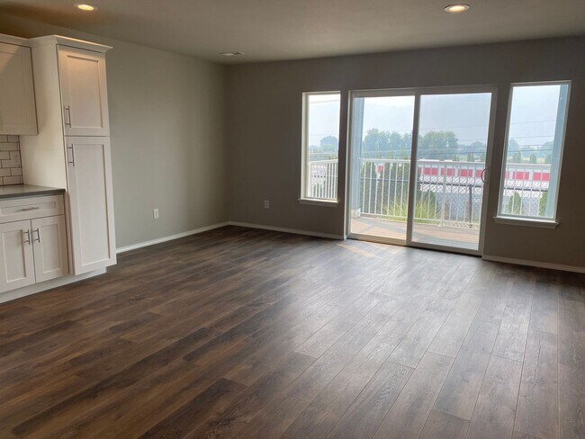Foto del edificio - 51 Phoebe Ln