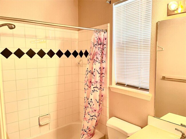 Building Photo - 8503 Raybluff Ln