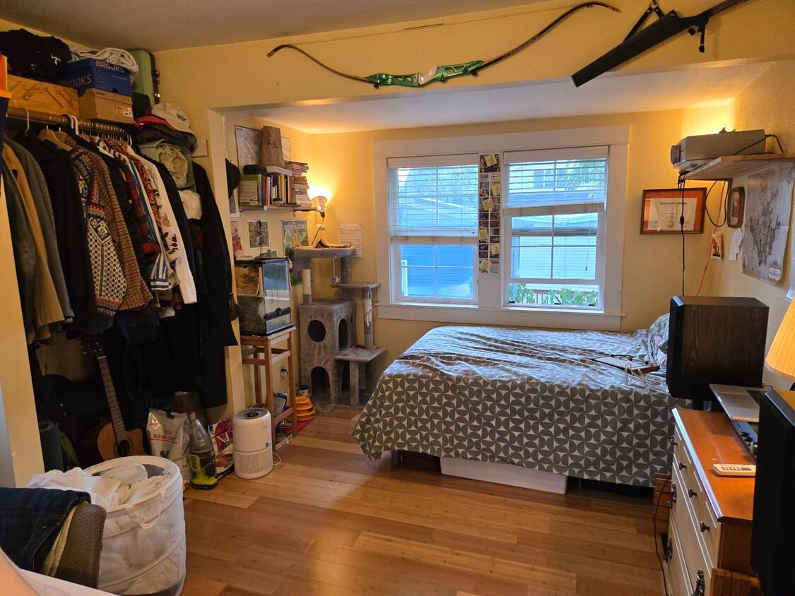 Foto principal - 3915 N Vancouver Ave