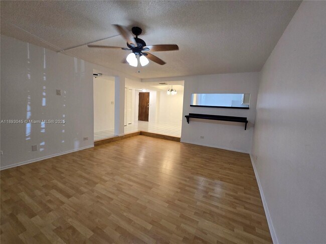 Foto del edificio - 3730 Inverrary Dr