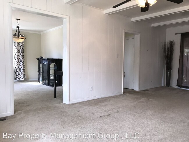 Foto del edificio - 3 br, 1 bath House - 4210 Raspe Ave