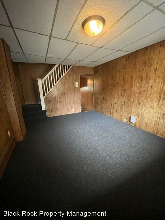 Building Photo - 2 br, 1 bath House - 19 North Walnut Street