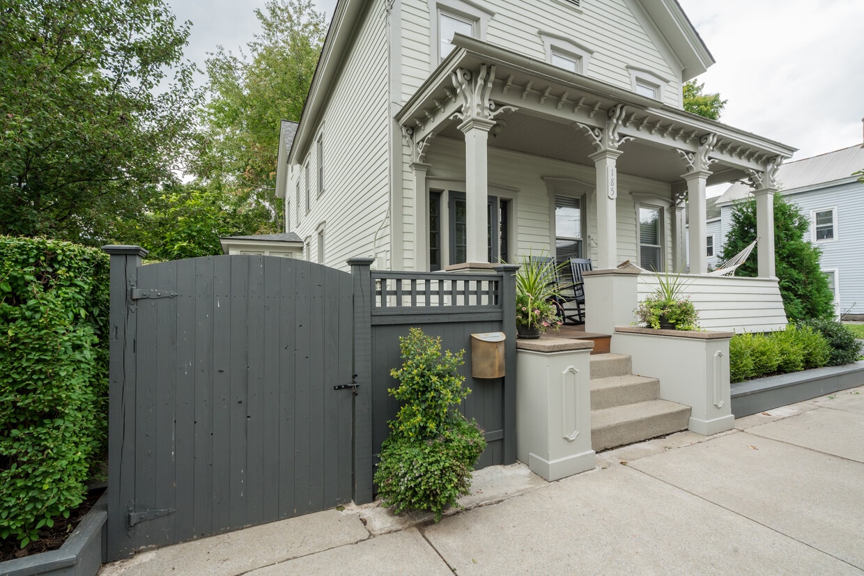 185 Elm St Unit 2, Saratoga Springs, NY 12866 Apartments in Saratoga