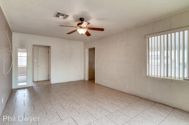 Building Photo - 3 br, 1 bath House - 4401 Cory Pl