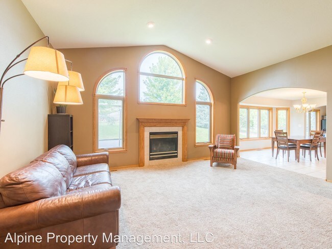 Building Photo - 4 br, 5 bath House - 2108 E. Briar Den. Ct.