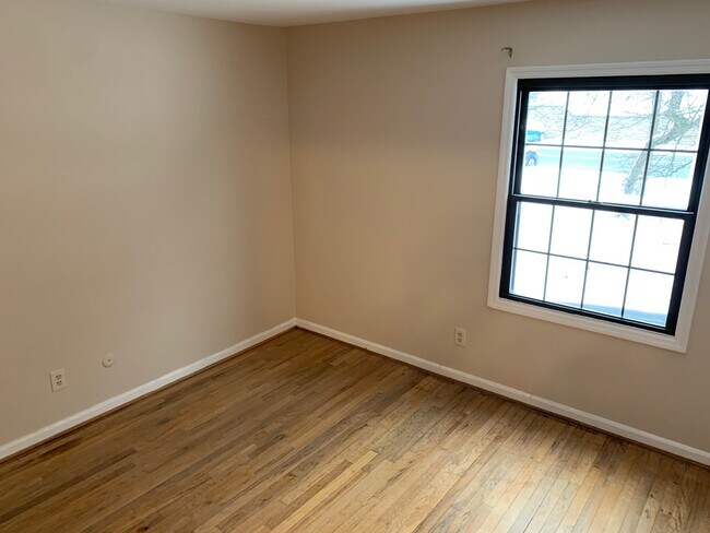 Building Photo - 1340 Pennsbury Blvd