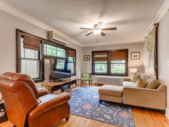 Foto del edificio - 3542 Emerson Ave S