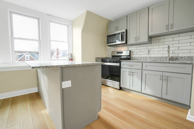 Foto del edificio - Fully renovated, 1b/1b w/onsite W/D- in Ph...
