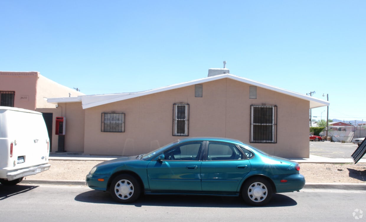 Building Photo - 3408 Frutas Ave