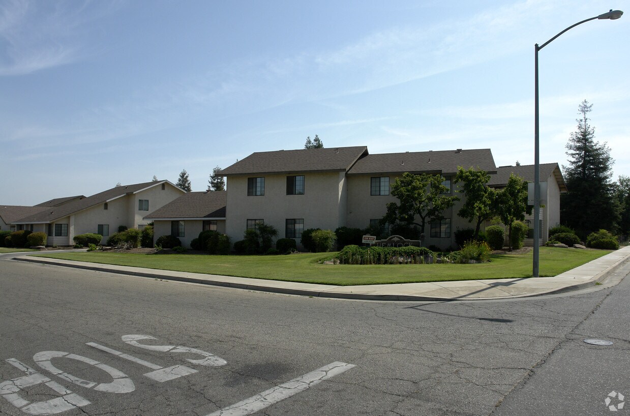 Foto del edificio - Hemlock Apartments