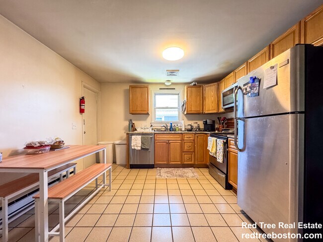 Building Photo - 74 Dunboy St