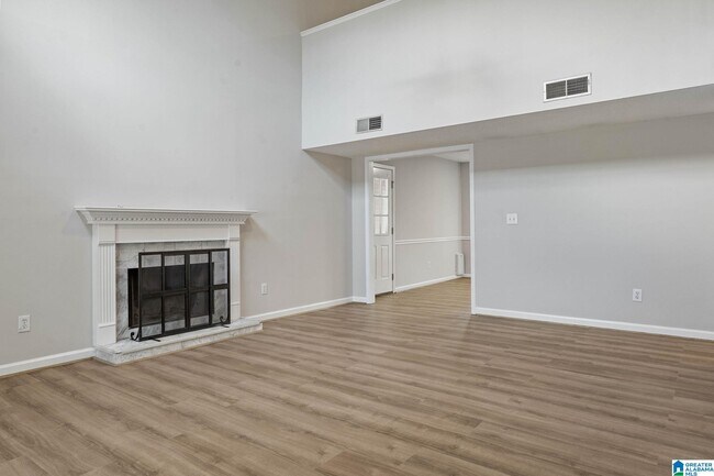 Foto del edificio - 205 Brookhollow Dr