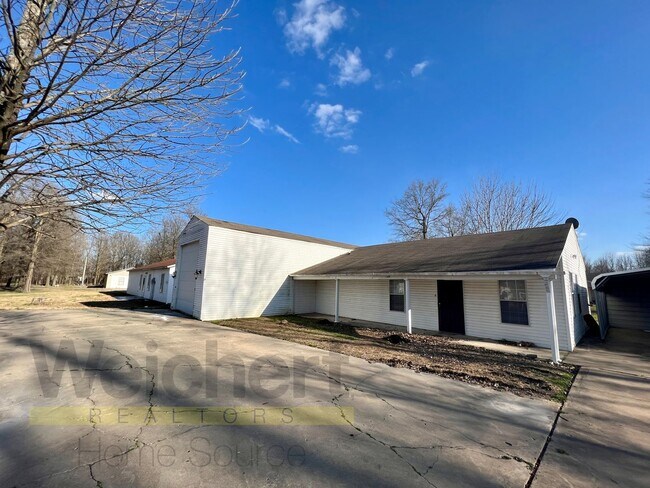 Foto del edificio - 4 bedroom on a dead end