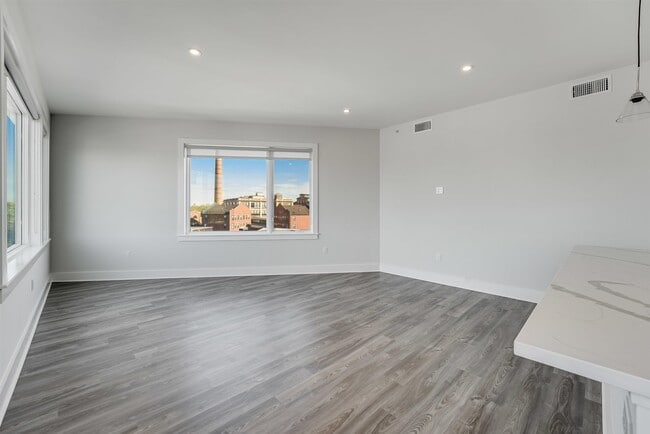Foto del edificio - 658 Grand St