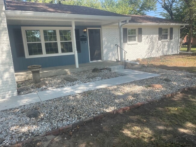 Building Photo - 1416 Miami Ct S