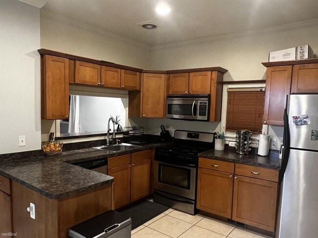Building Photo - 2 br, 1 bath House - 2745 Pardee Ave