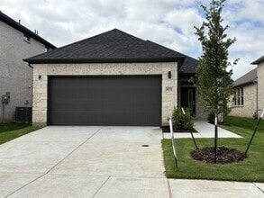 Building Photo - 411 Travine Dr