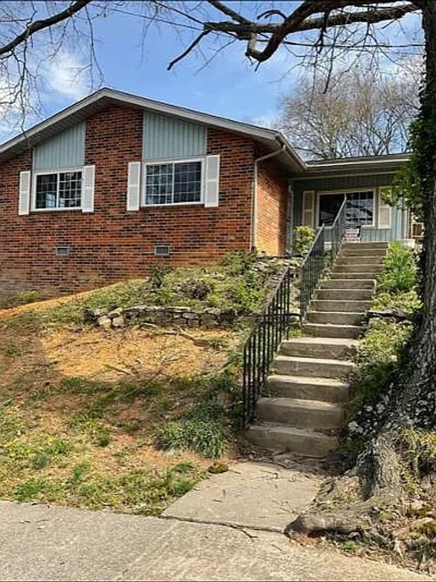 Knoxville 37930 - 3 bedroom, 1 bath home - Contact Howard Grower (865) 705-0969 - Knoxville 37930 - 3 bedroom, 1 bath home - Contact Howard Grower (865) 705-0969