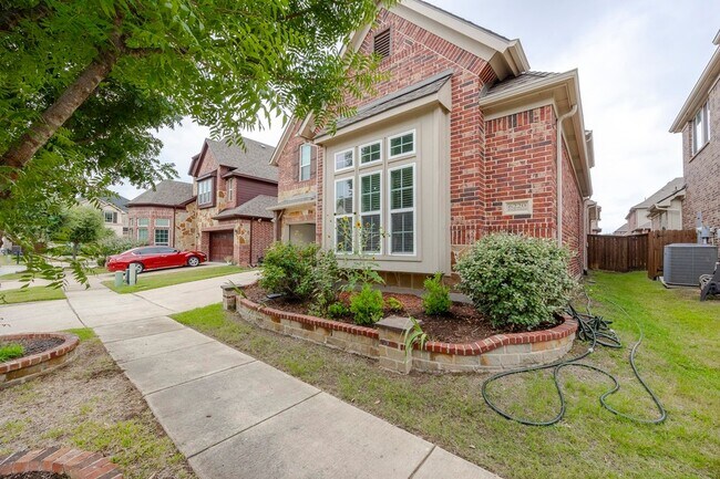 Foto del edificio - 6220 Eldridge Ln