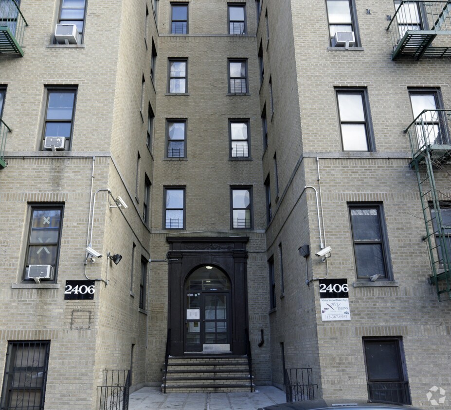 Foto del edificio - 2406 Walton Ave