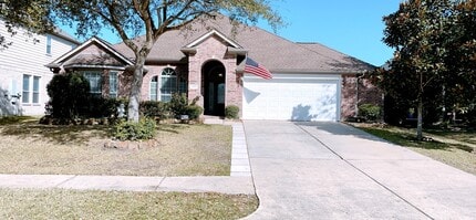 Building Photo - 2910 Sandleigh Dr