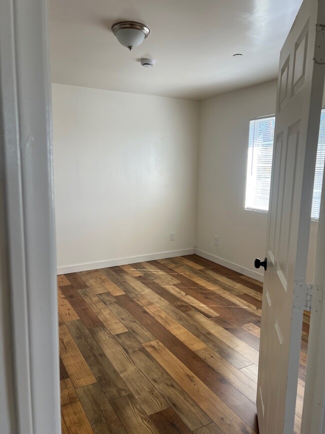 Building Photo - 6639 Irvine Ave