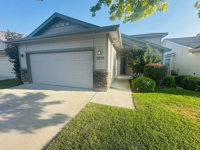 Foto del edificio - Exceptionally maintained Single level 3 bedroom home available soon!