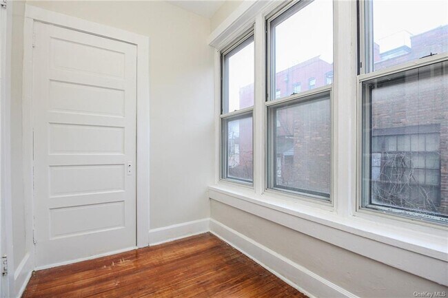 Foto del edificio - 190 Hillside Ave