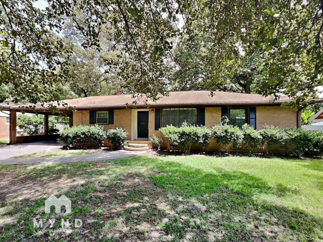 Primary Photo - 1912 Timber Ln Dr
